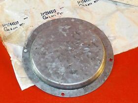 1244513 Nos Gm 1974-1979 Buick Super Deluxe Hub Cap Medallion Retainer Very Rare