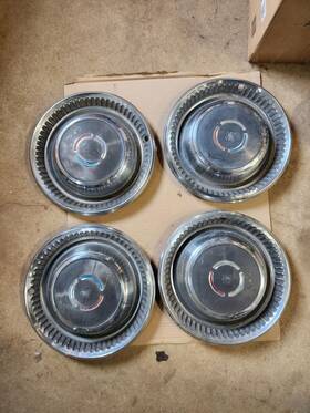 2881824 Oem Factory Set Of 4 1969 Chrysler 300 15 Inch Hubcaps Mopar