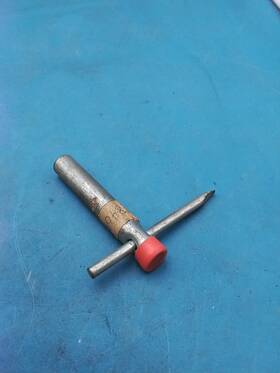 22522019 Oem General Motors A.p.c 5/8 Gm Wire Spoke Hubcap Lock Key 1628404 1984-88 Cadillac