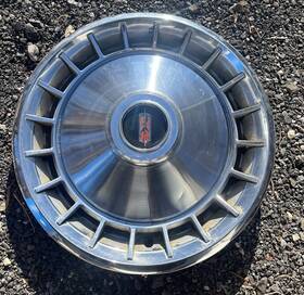 00386040 Oldsmobile 1 Oem 1965 Cutlass F85 14 Inch Hubcap Wheel Cover Vintage