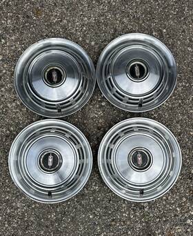 00399340 Oldsmobile Vintage 1968 Cutlass F85 Hubcap Wheel Covers 14 Inch Oem 4008 - Used