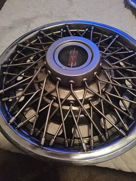 22508196 Oldsmobile 1980-81 Omega Oem 13 Inch Wire Type Hub Cap Wheel Cover