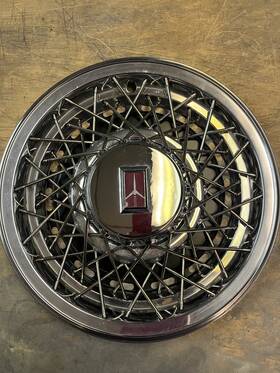 22512339 Oldsmobile 1981 Cutlass 14 Inch Nos Wire Wheel