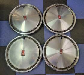 22520654 Oldsmobile 22521275 14 Inch Hubcaps 4 Olds Ciera 1982-88 Oem Nice Used P#22521275 H#4086/4093