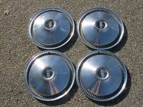 389868 Oldsmobile Factory 1966 14 Inch Hubcaps Wheel Covers