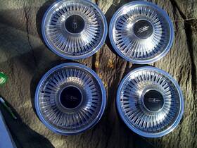 416511 Oldsmobile 1974-79 Cutlass Salon Omega Black Accent Inch Set Of 4 Used Hubcaps