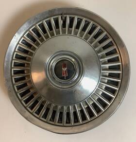 00394385 Oldsmobile 4998 1966 66 Cutlass F85 Hubcap Wheel Cover Vintage