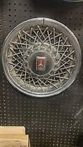 570-04070c Oldsmobile Wheel Cover Hubcap Wire Type Bolt Lock Fits 80-83 Ninety Eight