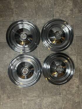 465949 Packard Clipper Wheel Covers 4