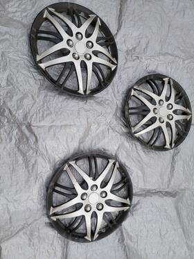 Jh-130-15 Pilot 16 Inch Hubcap Wheel Cover. Set Of Three. Aftermarket. Used