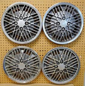 4284729 Plymouth 1 Set Of 4 Chrysler Voyager Reliant Sundance 14 Inch Hubcap 1986-89