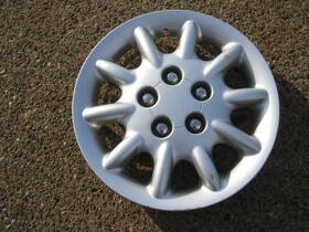 4472568 Plymouth One Factory 1998 To 2000 Voyager Town And Country 15 Inch Hubcap
