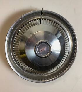 Pontiac 1974 76 Qty 2 Vintage Hubcap Firebird Lemans Bonneville Catalina Ventura