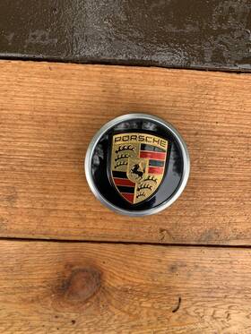 9j1.601.151 Porsche 1 Black Satin Gloss Wheel Hub Cover With Colored Crest