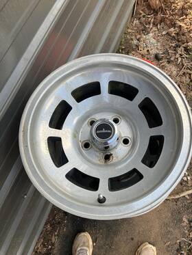 474312 Reproduction 1980 1981 Corvette Aluminum Wheel Center Cap Set - New Replaces Gm