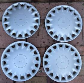 4105391 Saab 1990 - 1993 900 9000 Setoft4 Hubcaps 15 Inch Silver Oem Part Full Sized Used