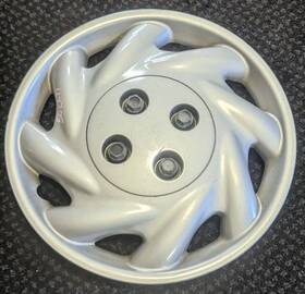 21011500 Saturn 1996-1999 S Series 14 Inch Hub Cap #21011500
