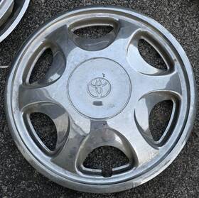 00266-16960 Toyota Single Used Corolla 1996 1997 13 Inch Hubcap 0026616960 #61132a