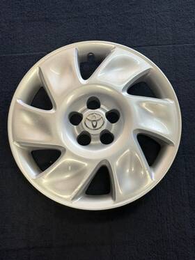 42321sab090 Toyota 2003-2004 Matrix Oem 16 Inch Hubcap/wheel Cover 6 Spoke 61120 42321ab090