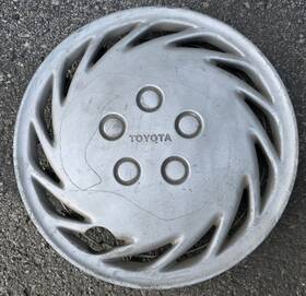42602-20170 Toyota Single Used Celica 1990-1991 13 Inch Hubcap Part 42602 20170 #61047