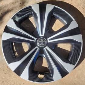 42602-42050 Toyota 42602-42060 1 Genuine Oem 2023-2025 Bz4x 18 Inch Hubcap Wheel Cover #0x P/n