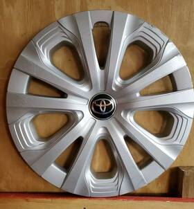 42602-47251 Toyota Prius Hubcap Wheel Rim Cover 2019 2020 2021 2022 Factory Oem 15 Inch