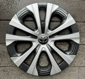 42602-47261 Toyota 61188 2019-2023 Prius Prime 15 Inch Hubcap Wheel Cover Decent Condition