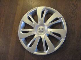 42602-wb002 Toyota Yaris 2019-2021 15 Inch 7 Split Spoke Silver Wheel Cover Hubcap - 1 61187