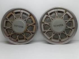 4260212050 Toyota Set Of 2 Wheel Covers Hubcaps Fits 1981 Corolla