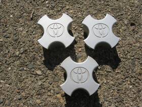 42603-0w010 Toyota Genuine 1996 To 1999 Paseo Tercel Center Caps Hubcaps