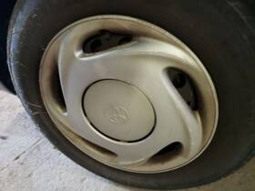 570-61097 Toyota Wheel Cover Hubcap Thru 4/00 5 Holes Ce Fits 98-00 Corolla 1100737