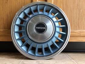 42621-20180 Toyota 61027 1 1980-81 Corona 14 Inch Oem Blue Hubcap Wheel Cover #61027