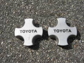 69152 Toyota Lot Of 2 Factory Alloy Wheel Center Caps Hubcaps