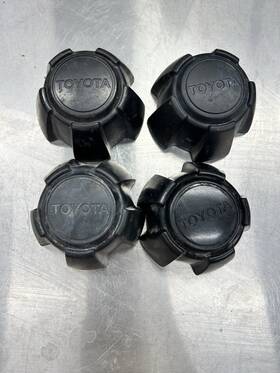Rn30-rn50 Toyota Rn30rn50 1975-1995 Pickup Wheel Caps For 14 Inch Oem Rims