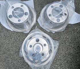 20102 United Pacific Wheel Covers 16 Inch Stainless For Coaster Toyota - 3pcs