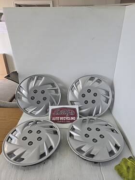 82802 Viper Used Custom Accessories 15 Inch Wheel Cover R15 With Chrome Nuts Set Of 4