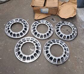 321.601.155.b Volkswagen 4 Nos 1974-1985 Vw Rabbit Golf Jetta 13 Inch Wheel Trim Ring Hubcaps 321.601.155