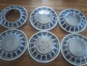 321.601.155.bydm Volkswagen Vw Trim Rings And Hubcaps 6 5 Hubcaps. Decor Or Auto Use