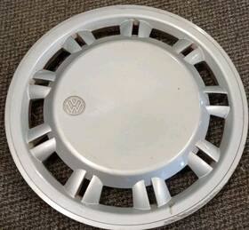 701601147a Volkswagen Eurovan Wheel Hub Cap Used