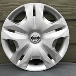 Oem 2010-12 Nissan Versa Hubcap Wheel Cover # 40315-ZN90A Free S&h. Fixed Price $49.95.