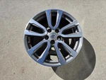 2013 2017 Nissan Pathfinder Sl 18" Aluminum Wheel (oem) 40300-3JA2C (a). Fixed Price $110.00.
