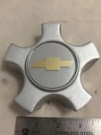 2004-2006 Chevy Chevrolet Malibu Silver Hubcap Center Cover Oe 9594812. Fixed Price $11.50.