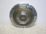 1970 Chevrolet Caprice / Monte Carlo Oem 15" Gold Hubcap 3972748 #2FL-3. Fixed Price $25.00.