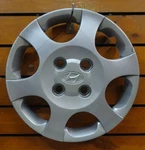 One Hyundai Elantra 2001-03 15" Spoke Hubcap Wheel Cover 52960-2D100 55549. Fixed Price $19.95.