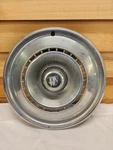 (1) Vintage Oem 1968 Buick Lesabre 15" Hubcap Wheel Cover. Fixed Price $35.00.