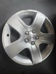 2008 Pontiac G6 17" Wheel Cover Scratched. Fixed Price $25.00.