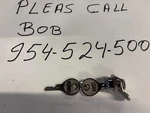 Bentley Azure, 8, Brookland, Rolls Royce Silver Spur Hub Cap Lock & Key UR27404. Fixed Price $195.00.