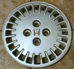 (1) Genuine Oem 1986-1987 Honda Accord 13" Hubcap Wheel Cover #0D 44733-SE0-910. Fixed Price $29.99.