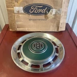 1977 Ford Granada 15" Wheel Cover Hub Cap Green Center D7DZ-1130-D Nos. Fixed Price $34.99.