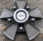1966/67 Chevrolet Impala Chevelle Ss Hubcap Part Number 552205, Oem. Fixed Price $45.00.